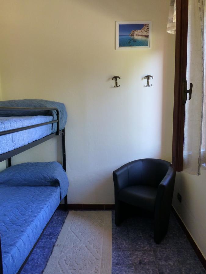 Casa Vacanza Appartamenti Al Mare Capoterra Exteriör bild