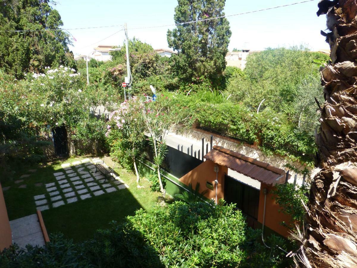 Casa Vacanza Appartamenti Al Mare Capoterra Exteriör bild