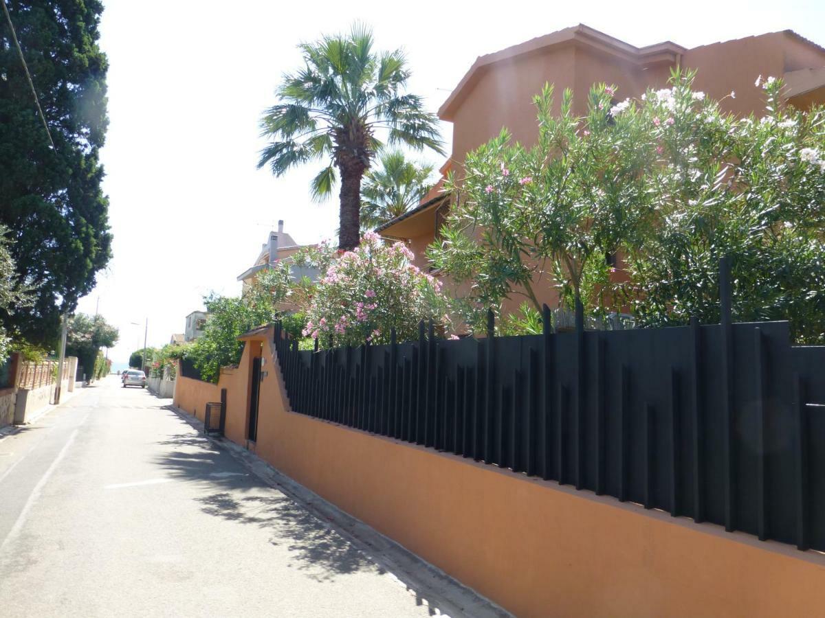 Casa Vacanza Appartamenti Al Mare Capoterra Exteriör bild