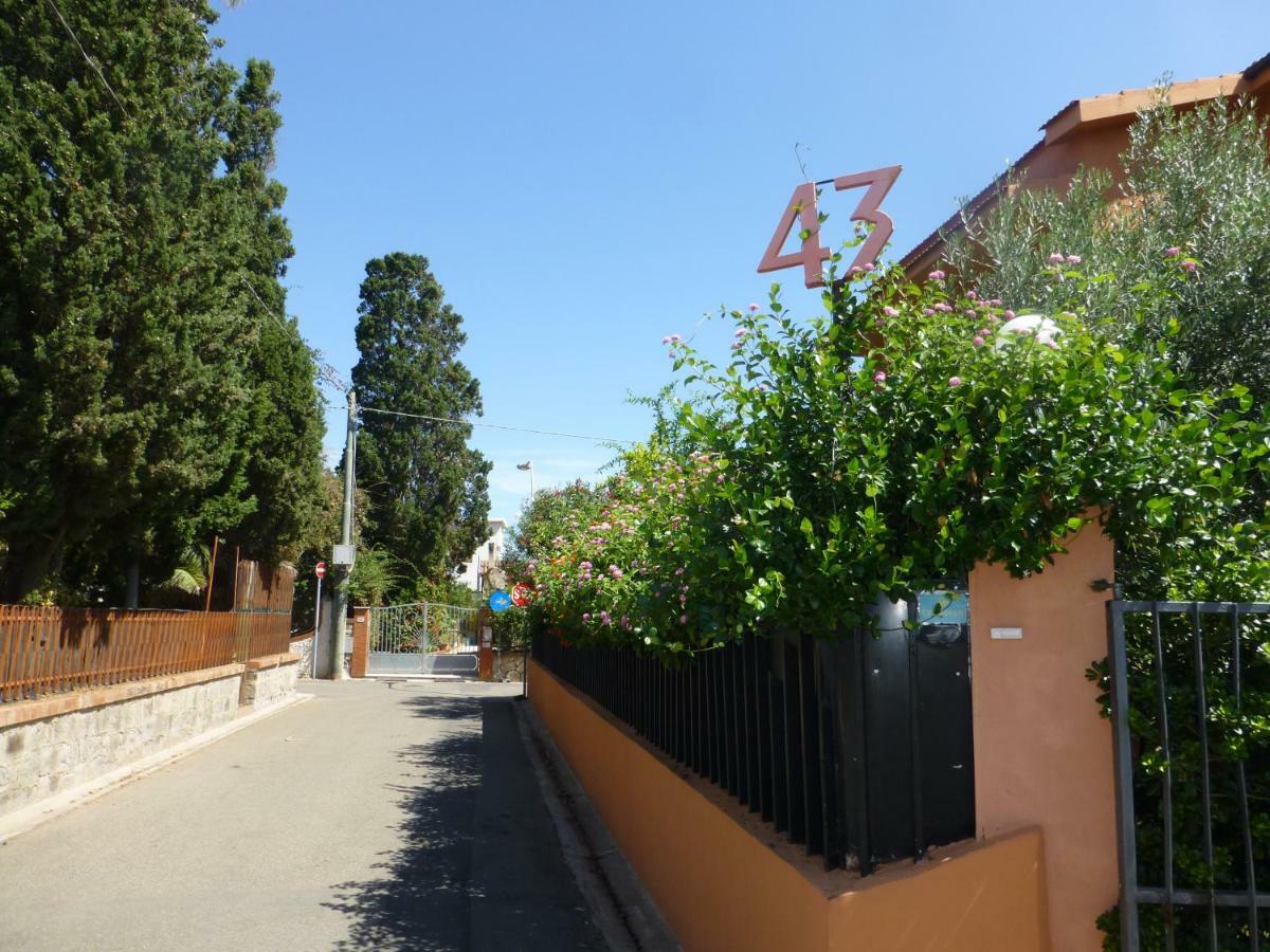 Casa Vacanza Appartamenti Al Mare Capoterra Exteriör bild