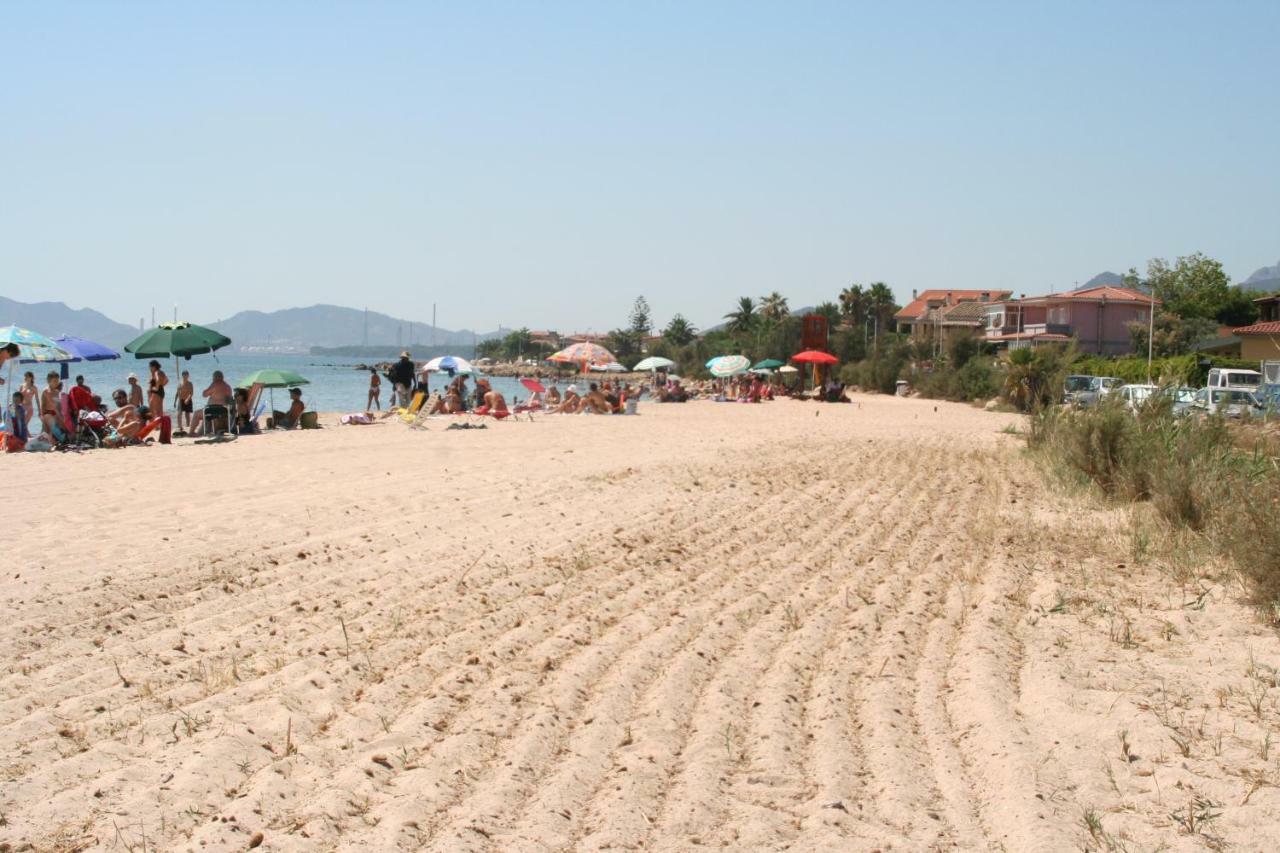 Casa Vacanza Appartamenti Al Mare Capoterra Exteriör bild